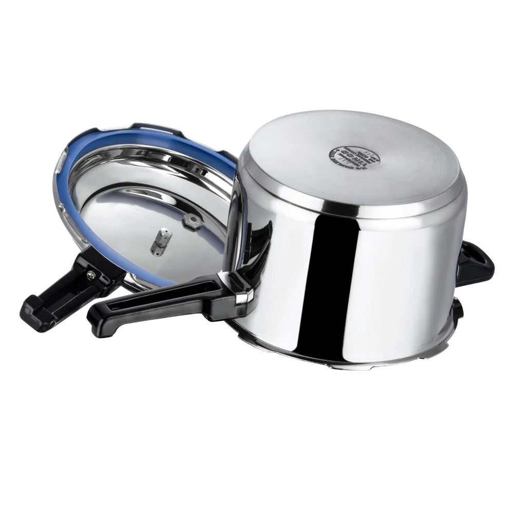 Stainless steel pressure cooker Bottom view
