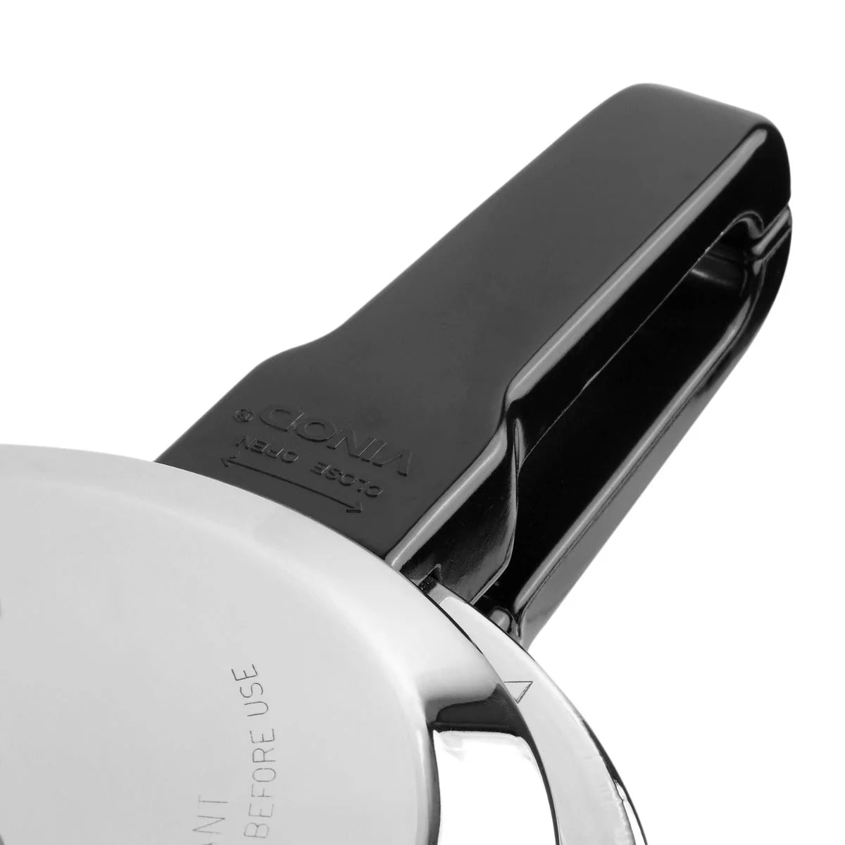 Pressure cooker body handle